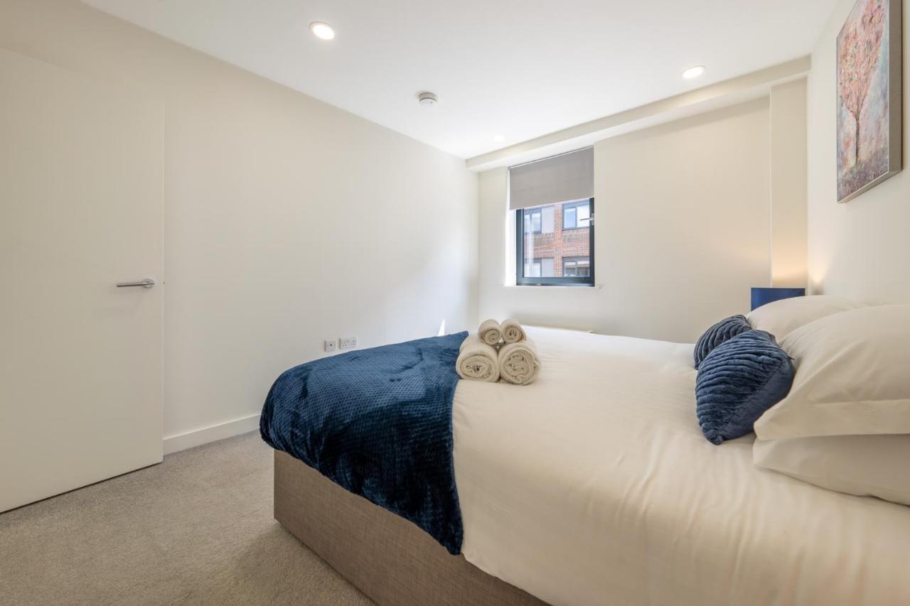 Luxury One Bedroom Serviced Apartment In The Heart Of Bedford Eksteriør bilde
