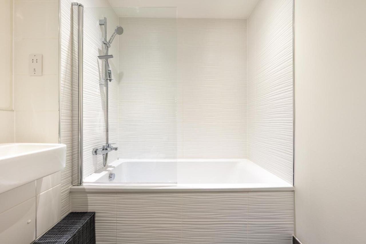 Luxury One Bedroom Serviced Apartment In The Heart Of Bedford Eksteriør bilde