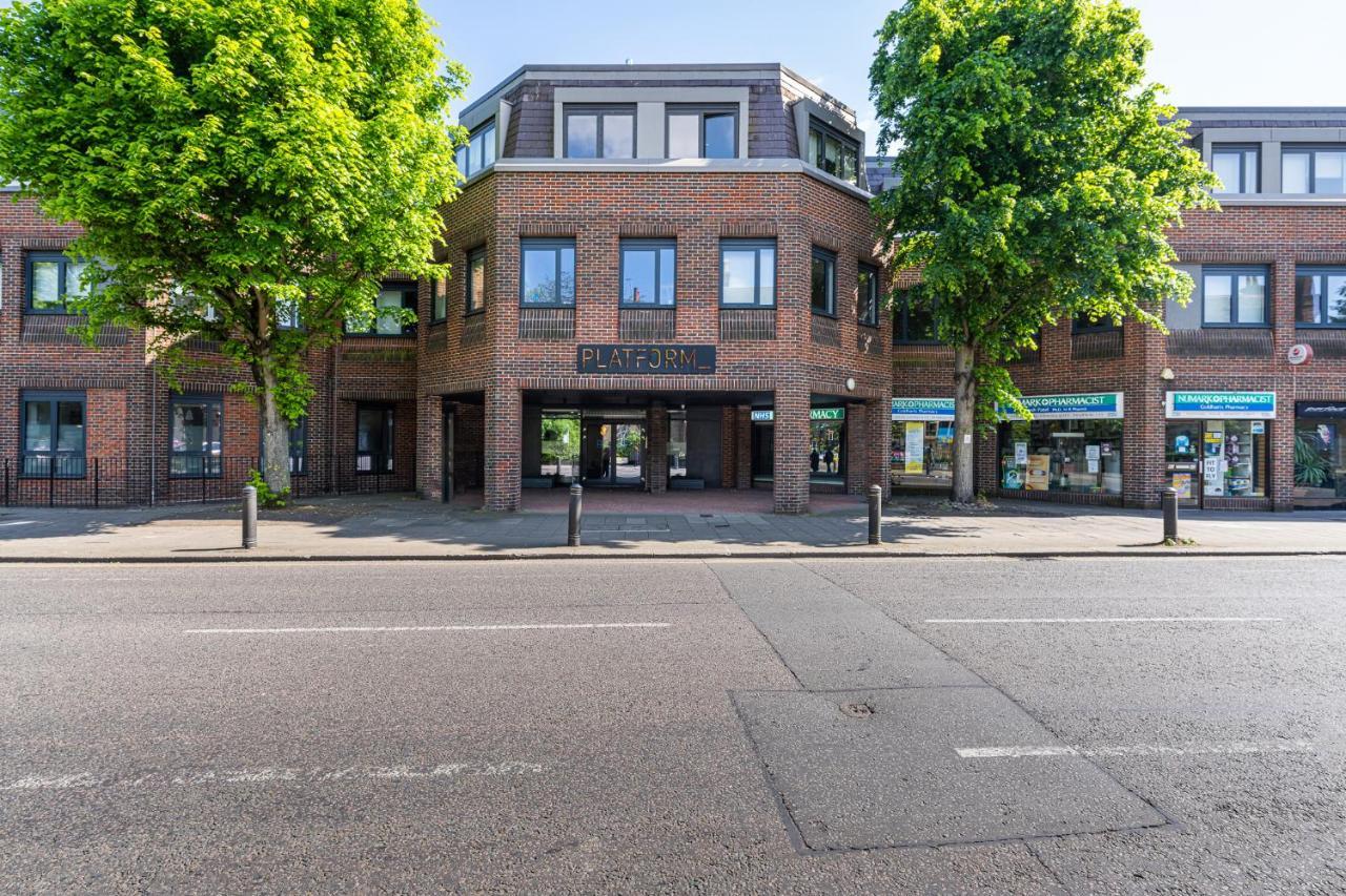 Luxury One Bedroom Serviced Apartment In The Heart Of Bedford Eksteriør bilde